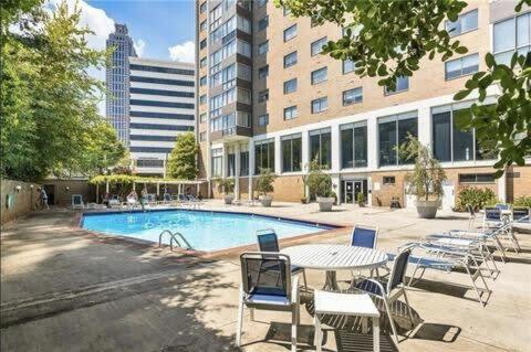 Appartement Downtown! King Bed! Paid Onsite Parking! Lm2102 *