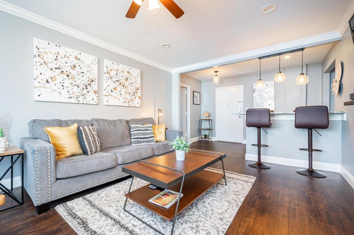 Appartement Downtown! King Bed! Paid Onsite Parking! Lm2102 *